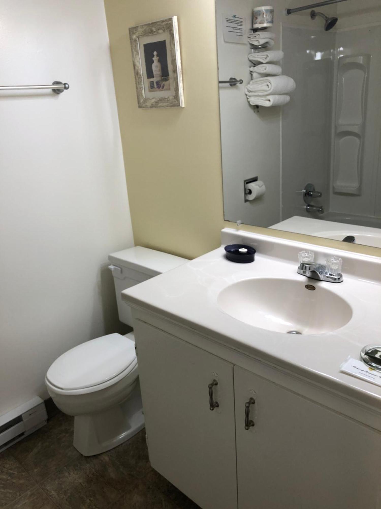 Creston Valley Motel Екстер'єр фото