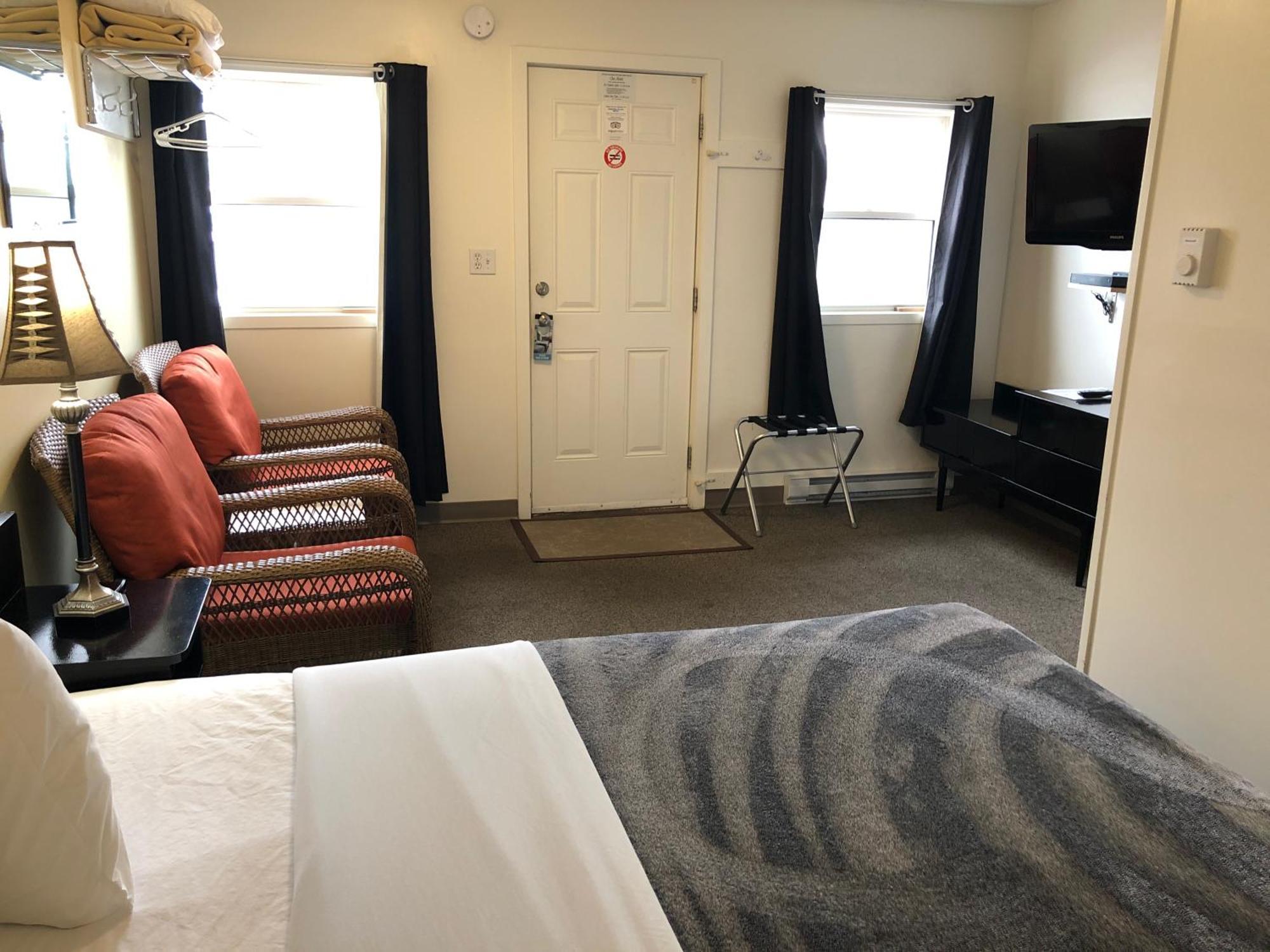 Creston Valley Motel Екстер'єр фото