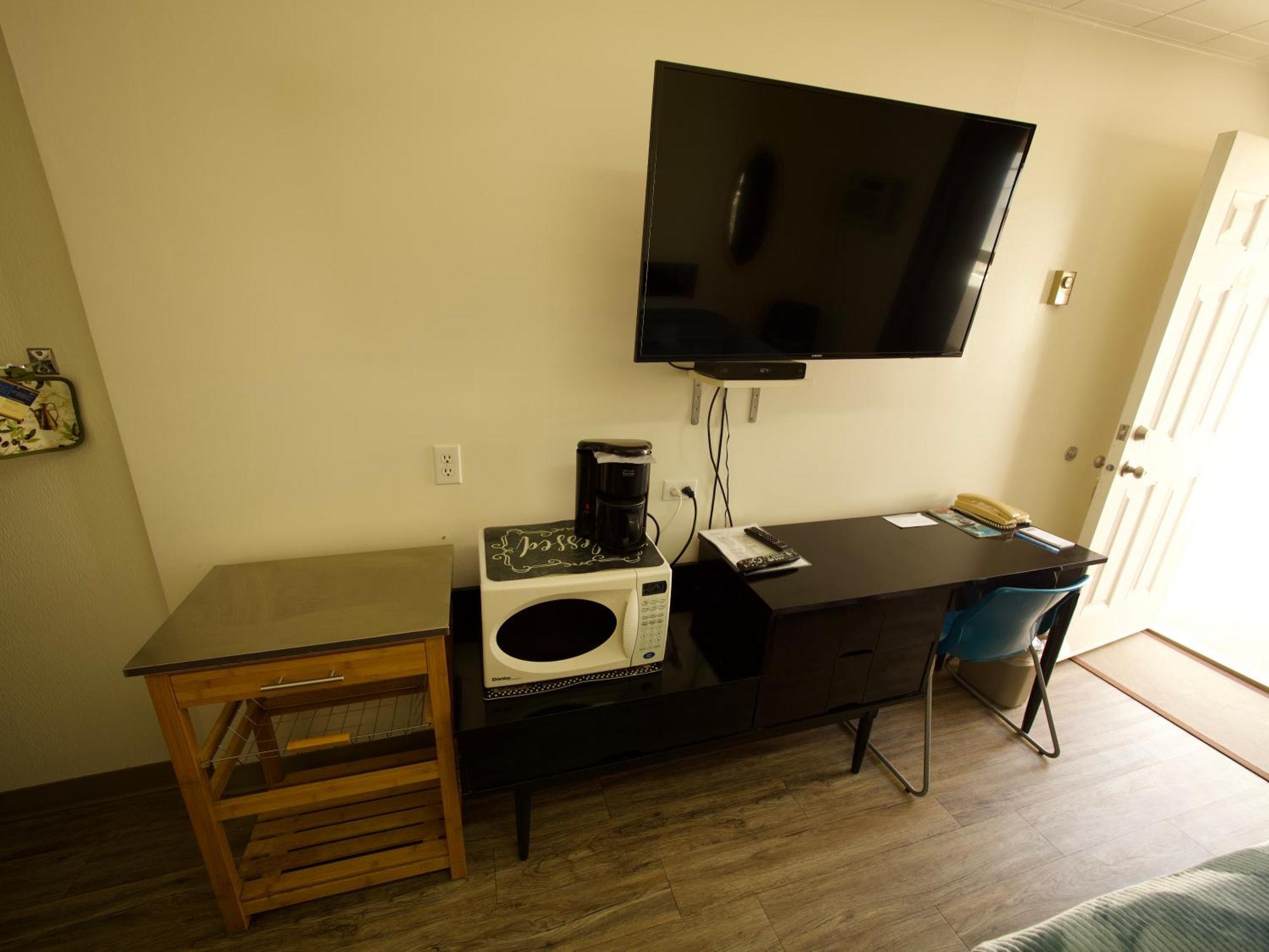 Creston Valley Motel Екстер'єр фото