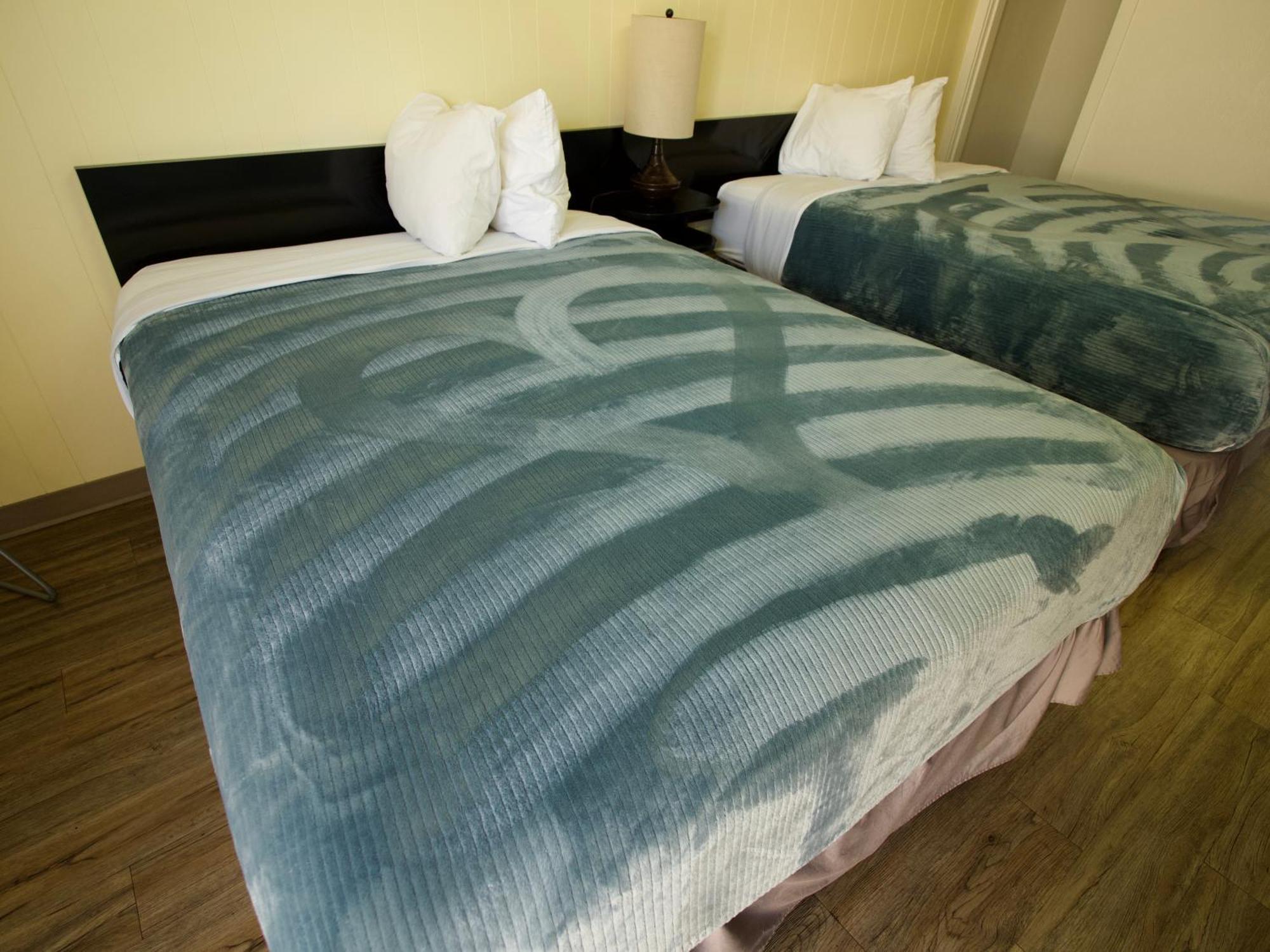 Creston Valley Motel Екстер'єр фото