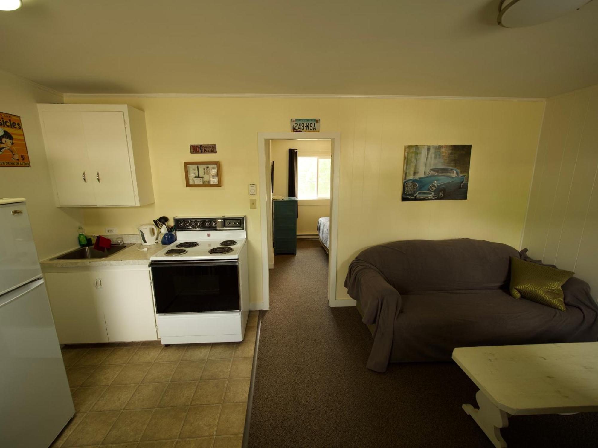 Creston Valley Motel Екстер'єр фото