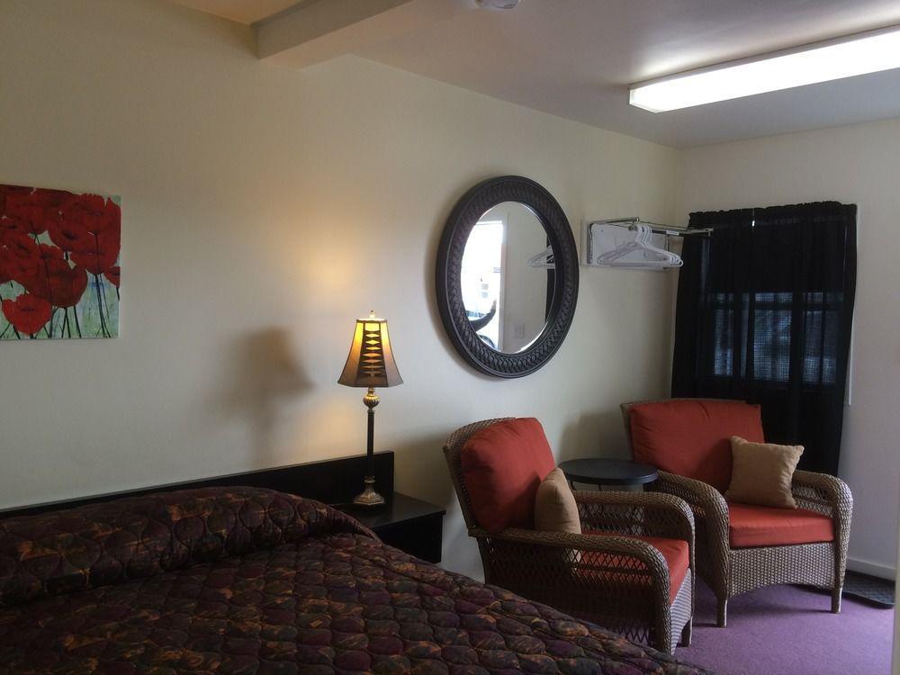 Creston Valley Motel Екстер'єр фото