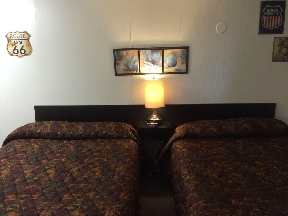 Creston Valley Motel Екстер'єр фото
