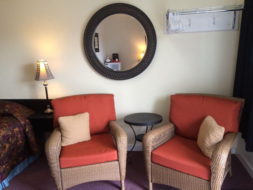 Creston Valley Motel Екстер'єр фото