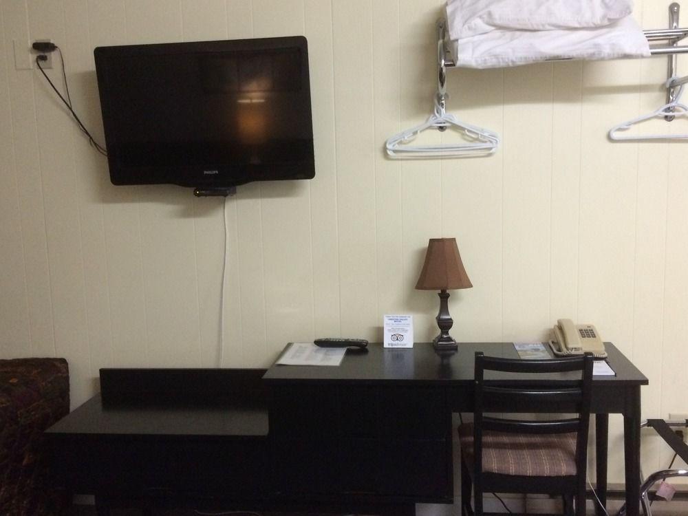 Creston Valley Motel Екстер'єр фото