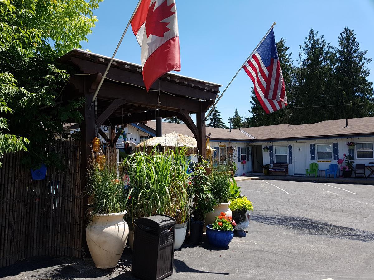 Creston Valley Motel Екстер'єр фото