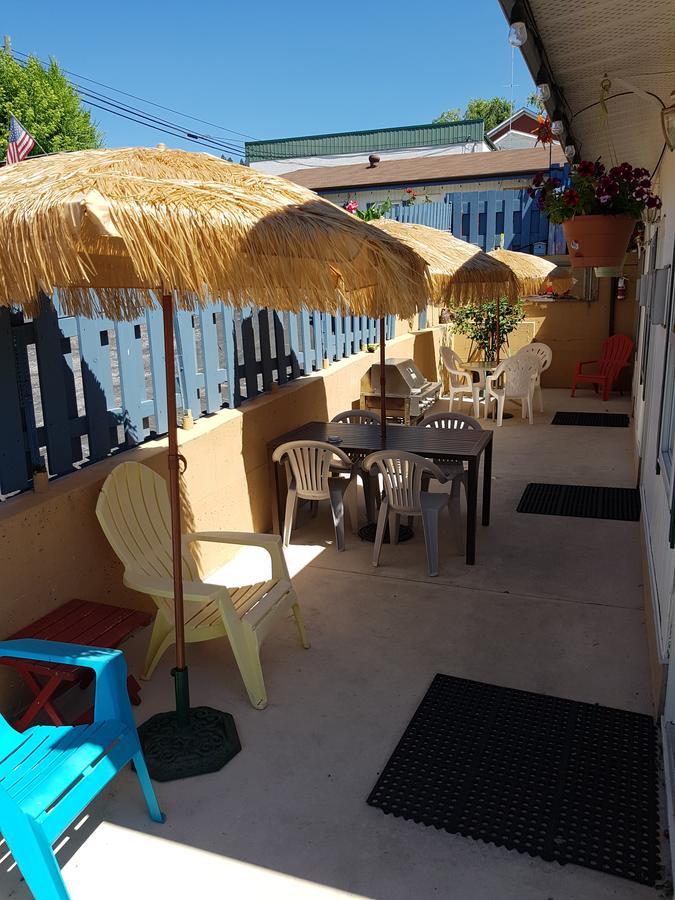 Creston Valley Motel Екстер'єр фото